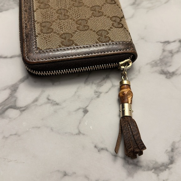 Gucci Bamboo Tassel Long Zip-up Wallet - Picture 4 of 14
